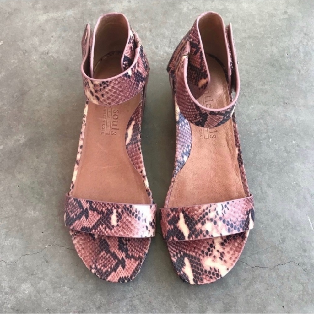 NEW Gentle Souls Leather Reptile Mauve/Black Print Wedge Sandal Size 6.5 NWOB - Picture 8 of 13
